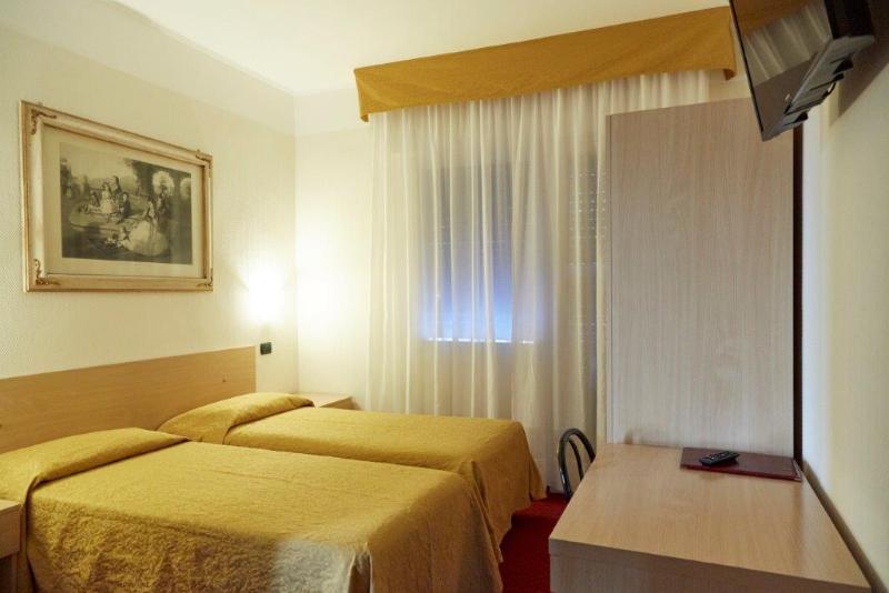 Adele Hotel