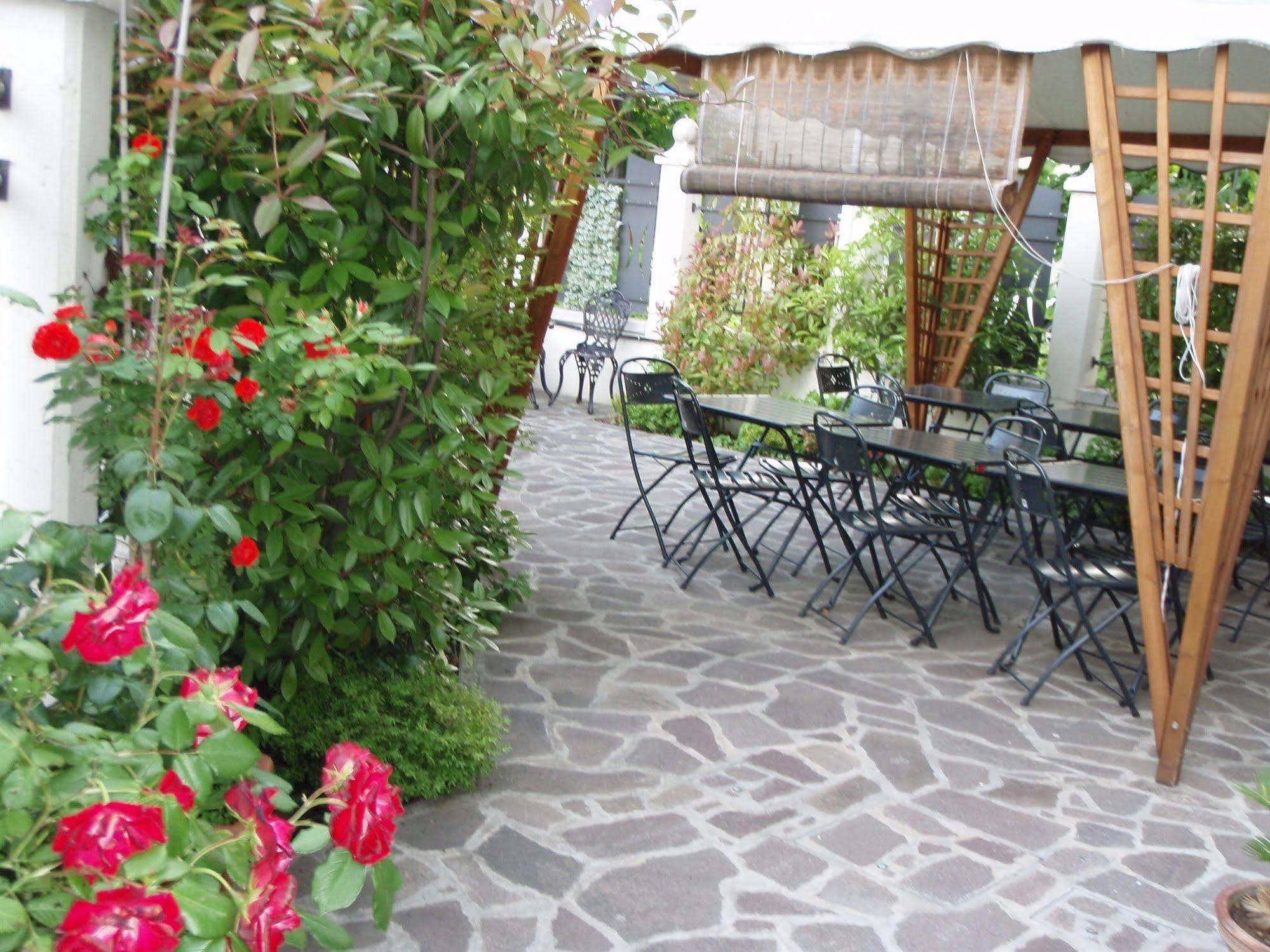 Hotel Adele 3*