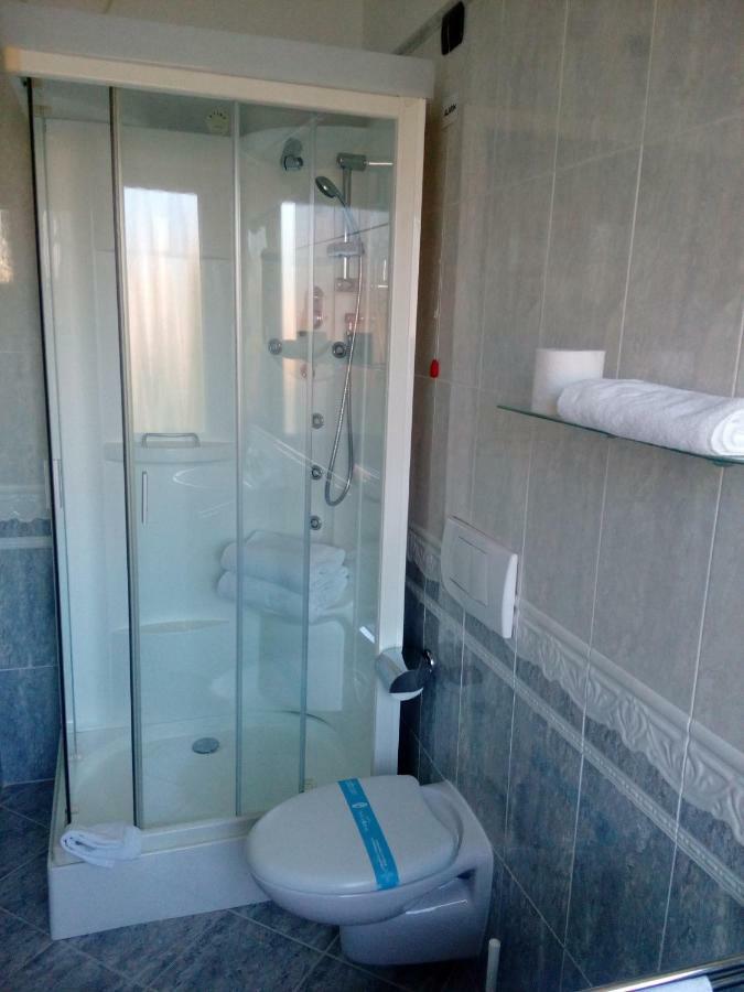 Adele Hotel 3*